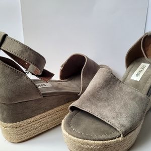 Steve madden platform sandals